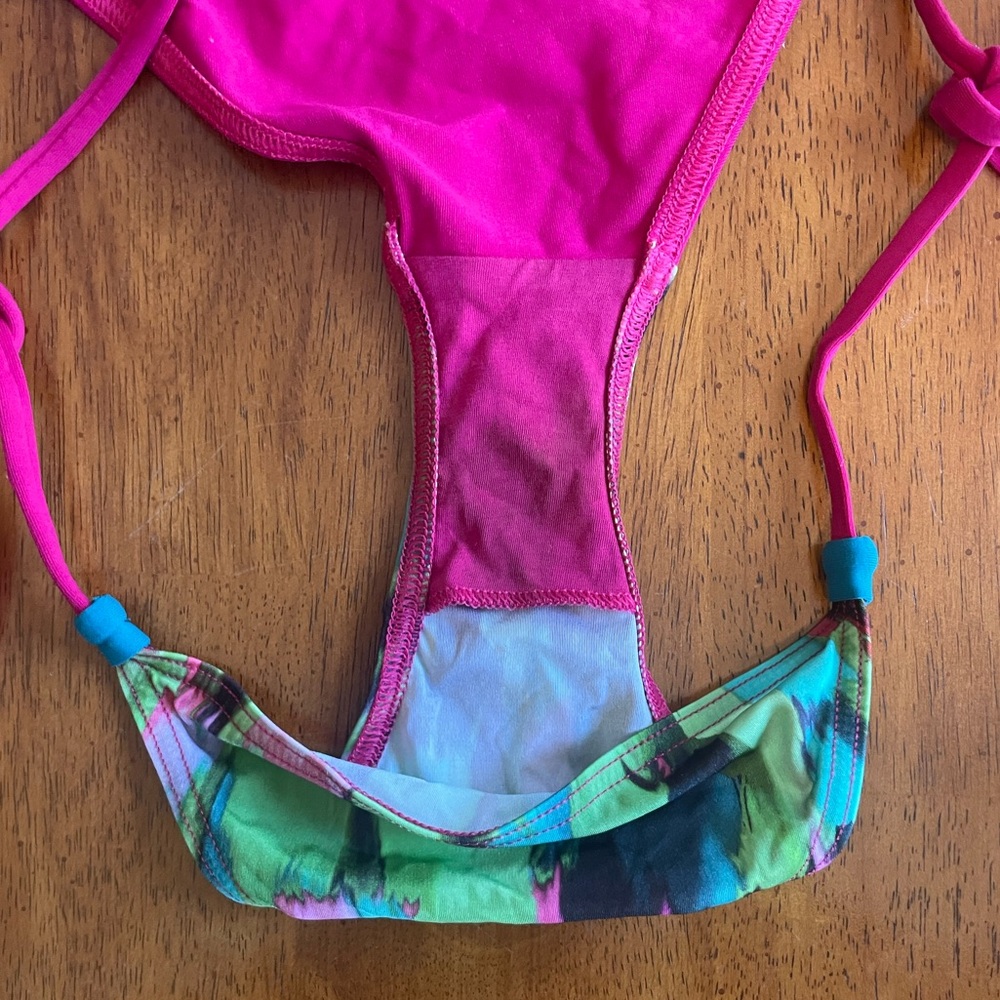 ERES Pink Blue Green Design Bikini Set Size 8 Top with Size 10 Bottom - Picture 8 of 8